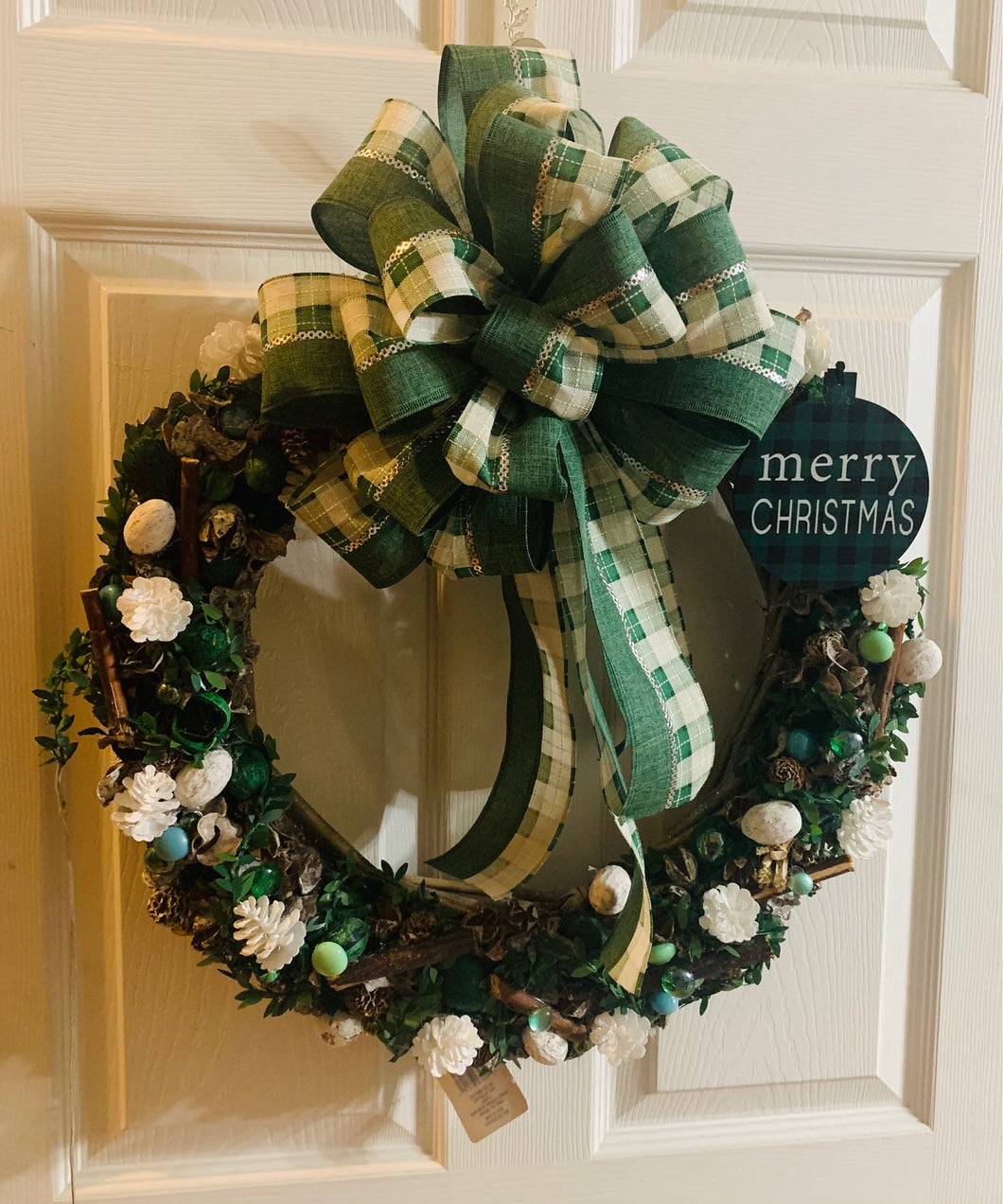 Green & Beige Christmas Wreath with Lights