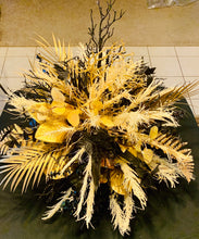 Load image into Gallery viewer, Table Arrangement - Black Butterfly
