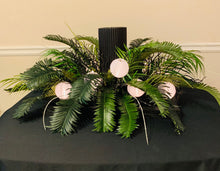 Load image into Gallery viewer, Table Arrangement - Black Seduction (Lights)

