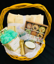 Load image into Gallery viewer, Gift Baskets - Bath Set (Yellow)
